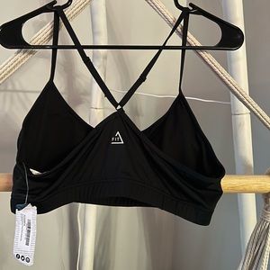 Boohoo Fit Performance Cross Straw Sports Bra